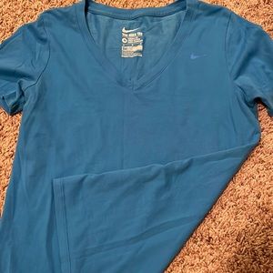 2medium nike tee shirts
